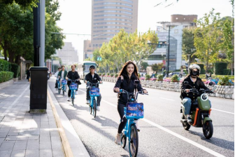 哈啰联名英雄联盟 市民骑行助威城市峡谷观赛派对(哈罗联名卡是什么意思)